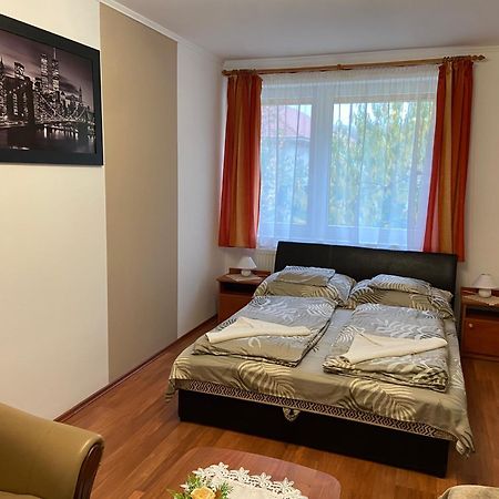 Vadrozsa Vendeghaz-Apartman Демьен Экстерьер фото