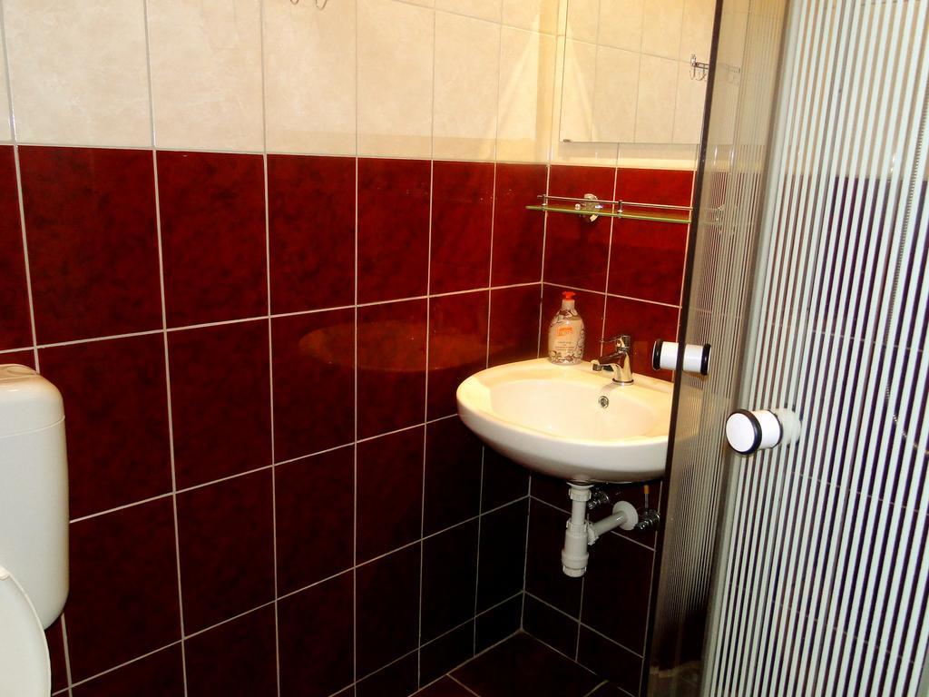 Vadrozsa Vendeghaz-Apartman Демьен Экстерьер фото